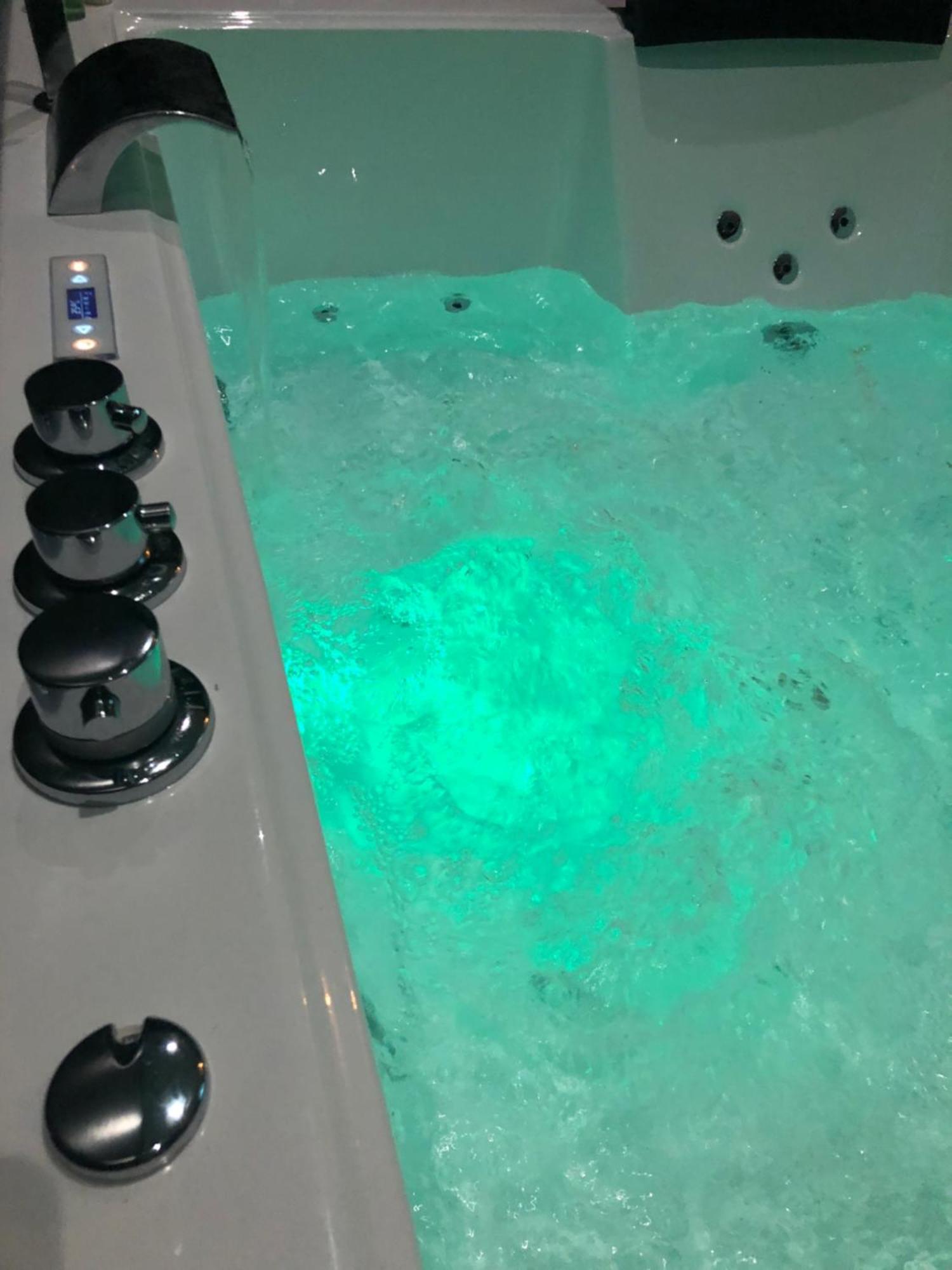 Appart-Hotel De Standing Avec Jacuzzi Privatisable En Option Périgueux Eksteriør billede